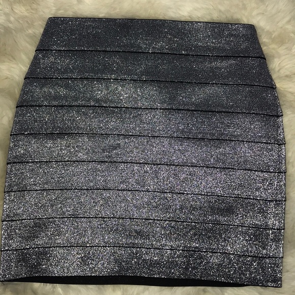 NWT Express Shimmer Silver Skirt - Picture 2 of 6